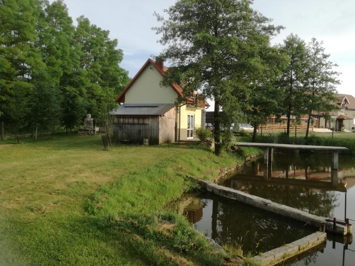 Agrowczasy Nad Stawem Villa Gartatowice Eksteriør billede